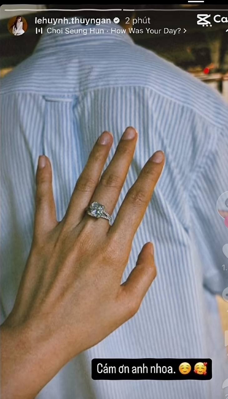 Thêm chi tiết chứng tỏ cặp đôi Vbiz có "visual đỉnh nóc" đã "đường ai nấy đi"- Ảnh 10. Thêm chi tiết chứng tỏ cặp đôi Vbiz có "visual đỉnh nóc" đã "đường ai nấy đi"- Ảnh 10.