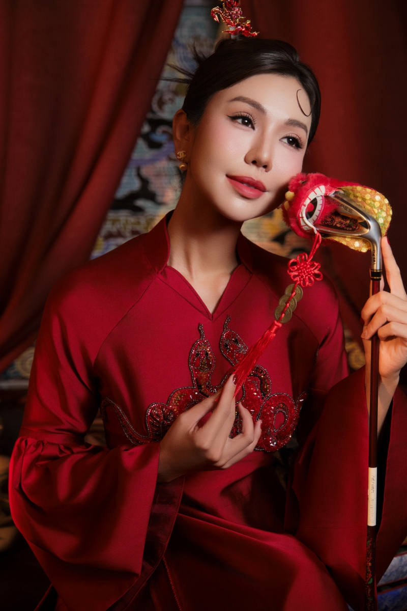 Á hoàng Golf Hải Anh: Khi gậy golf và trang phục truyền thống cùng tỏa sáng dưới trăng thu- Ảnh 9.