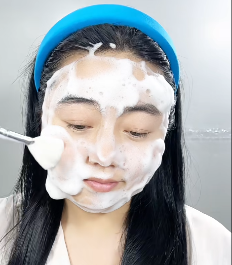 Tôi bất ngờ vì dùng serum collagen kèm cây lăn kim, ban đầu hơi sợ nhưng càng dùng lại thấy da càng đẹp- Ảnh 3. Tôi bất ngờ vì dùng serum collagen kèm cây lăn kim, ban đầu hơi sợ nhưng càng dùng lại thấy da càng đẹp- Ảnh 3.