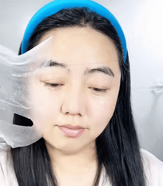 Tôi bất ngờ vì dùng serum collagen kèm cây lăn kim, ban đầu hơi sợ nhưng càng dùng lại thấy da càng đẹp- Ảnh 8. Tôi bất ngờ vì dùng serum collagen kèm cây lăn kim, ban đầu hơi sợ nhưng càng dùng lại thấy da càng đẹp- Ảnh 8.