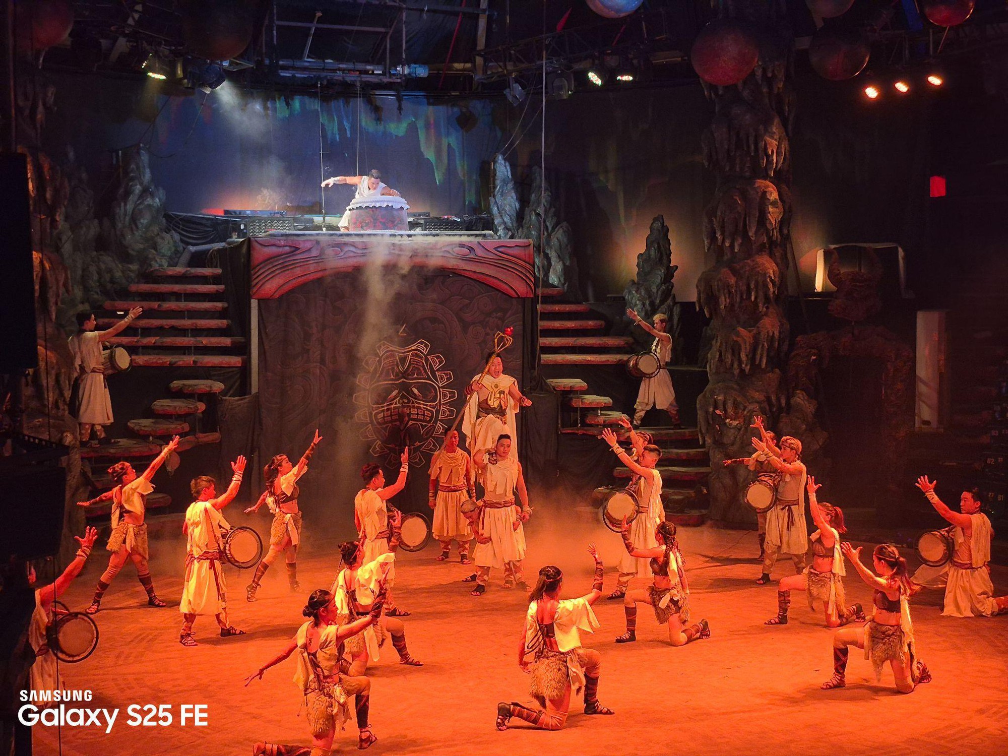 Khám phá show diễn đắt khách cùng Galaxy S25 FE: Galaxy AI lo từ A-Z!- Ảnh 2. Khám phá show diễn đắt khách cùng Galaxy S25 FE: Galaxy AI lo từ A-Z!- Ảnh 2.