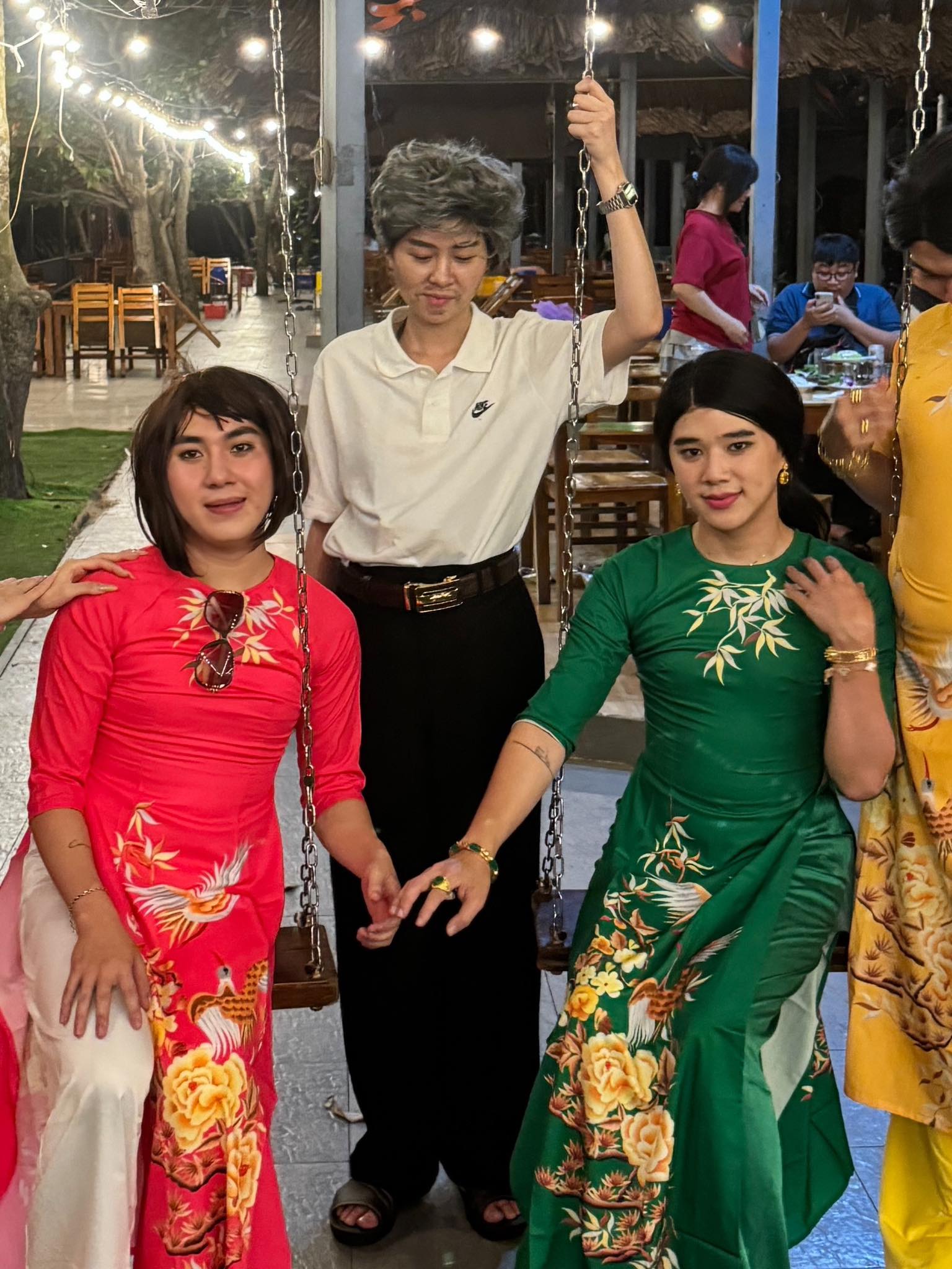 C&ocirc; Dung kh&ocirc;ng "ấm ớ" như mọi người tưởng: Chỉ 47s đ&atilde; biến ch&uacute; H&ugrave;ng, c&ocirc; Thơ từ g&agrave; th&agrave;nh th&oacute;c!- Ảnh 1.