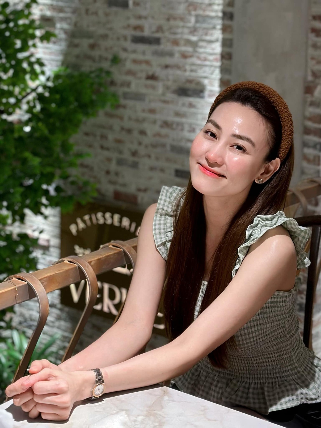 Sao nữ Vbiz từ bỏ hào quang, sống kín tiếng sau khi lấy chồng đại gia, tuổi 40 vẫn có nhan sắc trẻ đẹp lạ lùng
- Ảnh 3. Sao nữ Vbiz từ bỏ hào quang, sống kín tiếng sau khi lấy chồng đại gia, tuổi 40 vẫn có nhan sắc trẻ đẹp lạ lùng
- Ảnh 3.