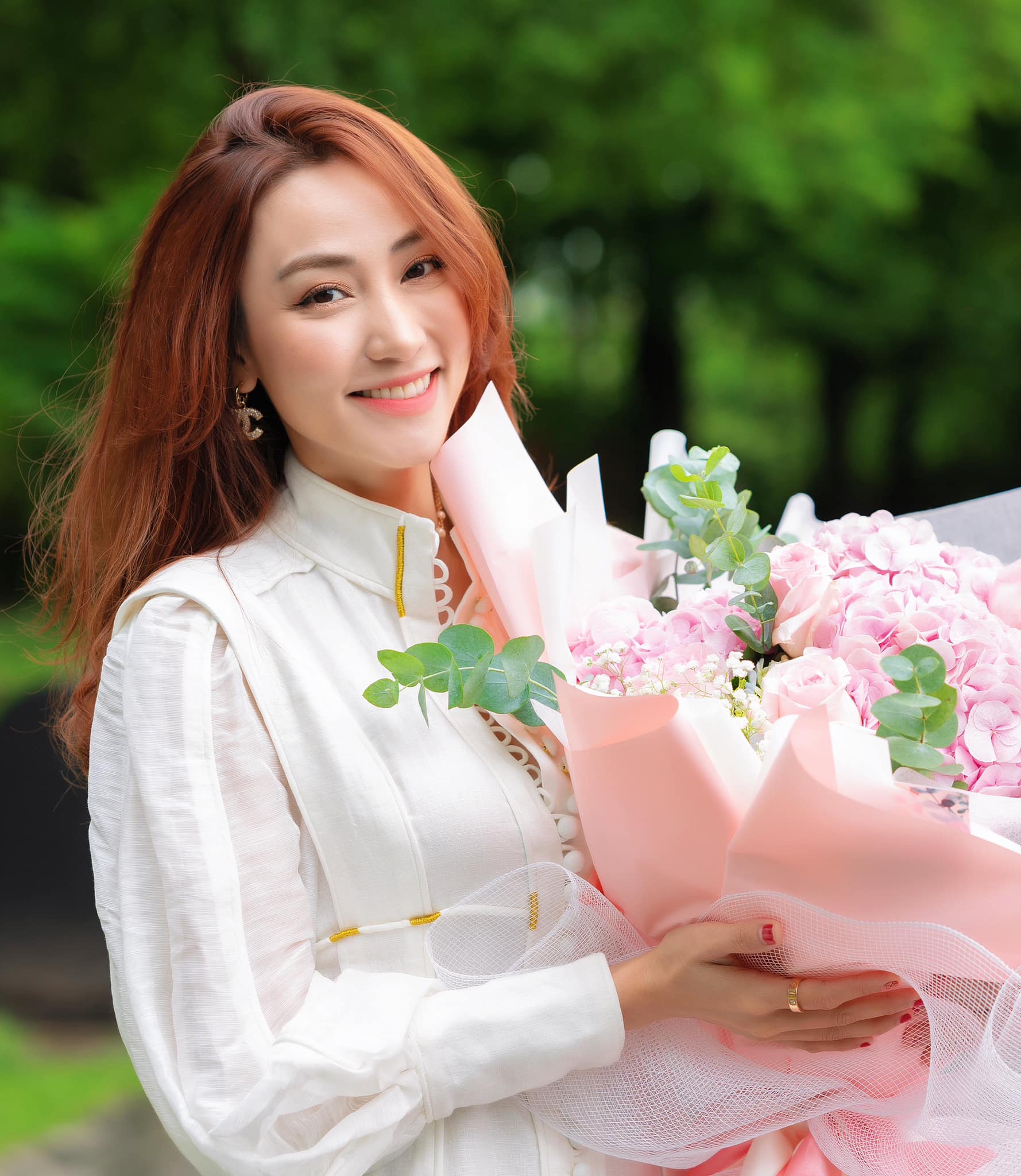 Sao nữ Vbiz từ bỏ hào quang, sống kín tiếng sau khi lấy chồng đại gia, tuổi 40 vẫn có nhan sắc trẻ đẹp lạ lùng
- Ảnh 1. Sao nữ Vbiz từ bỏ hào quang, sống kín tiếng sau khi lấy chồng đại gia, tuổi 40 vẫn có nhan sắc trẻ đẹp lạ lùng
- Ảnh 1.