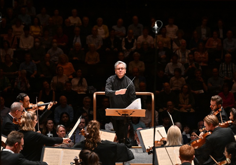 Dàn nhạc giao hưởng London - trở lại Hà Nội cùng Vietnam Airlines Classic Concert 2025- Ảnh 2. Dàn nhạc giao hưởng London - trở lại Hà Nội cùng Vietnam Airlines Classic Concert 2025- Ảnh 2.