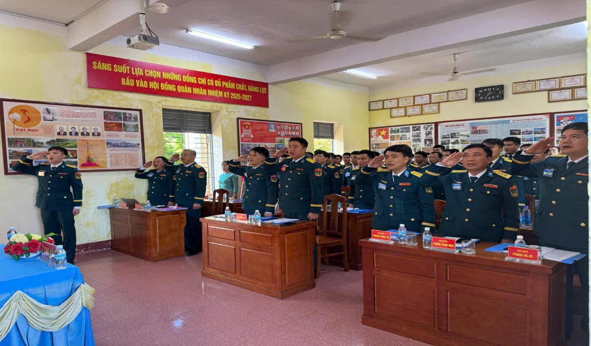 I:\USB Data\VĂN BẢN CỦA ĐỒNG\BCT trung đoàn 274\1. BÁO CHÍ 377\TIN ĐẠI HỘI QUÂN NHÂN 118\1. Đại hội tiến hành chào cờ.jpg