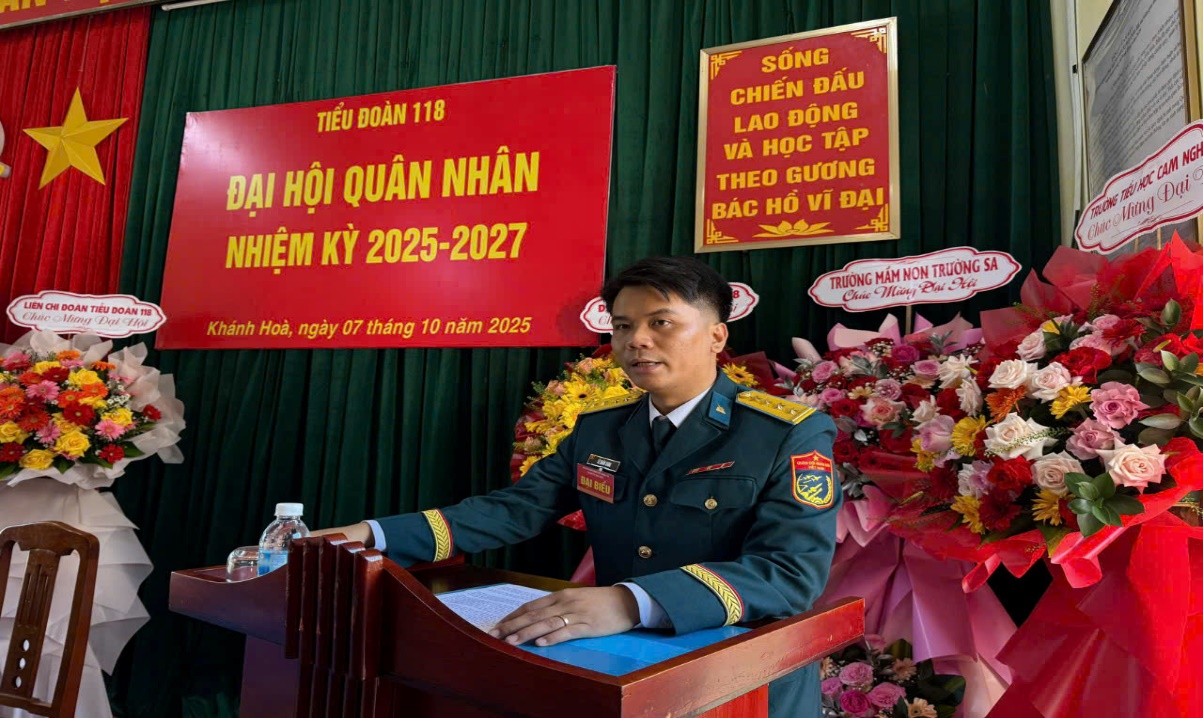 I:\USB Data\VĂN BẢN CỦA ĐỒNG\BCT trung đoàn 274\1. BÁO CHÍ 377\TIN ĐẠI HỘI QUÂN NHÂN 118\2. Đồng chí Đại úy Lê Xuân Sang - BTĐU, Chính trị viên tiểu đoàn phát biểu ý kiến chỉ đạo.jpg