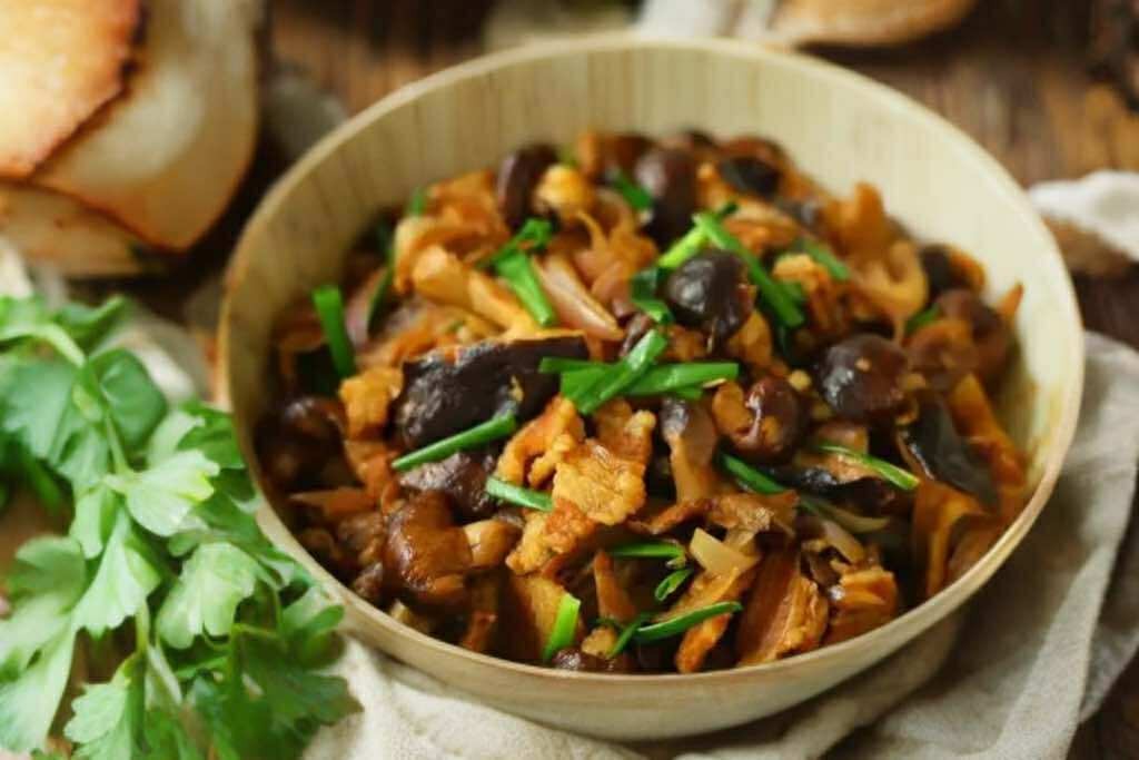 Thịt ba chỉ nấu thế này ngon tuyệt hảo, nước dùng sóng sánh rưới lên cơm nóng ăn "bao phê"- Ảnh 7.