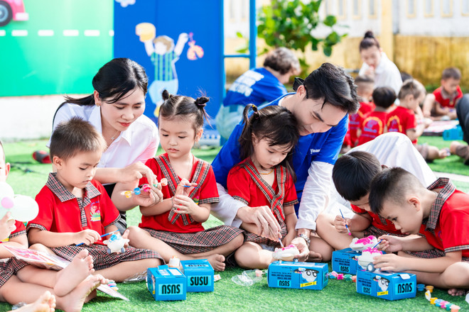 Vinamilk thắp sáng mùa Trăng, gửi trọn yêu thương đến trẻ em Việt- Ảnh 1. Vinamilk thắp sáng mùa Trăng, gửi trọn yêu thương đến trẻ em Việt- Ảnh 1.
