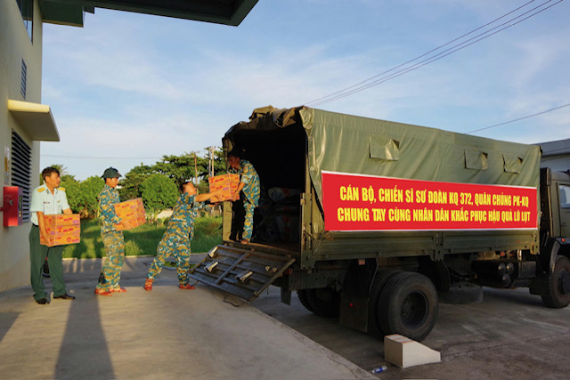 Sư đoàn Không quân 372 hướng về nhân dân vùng lũ miền Bắc- Ảnh 1.