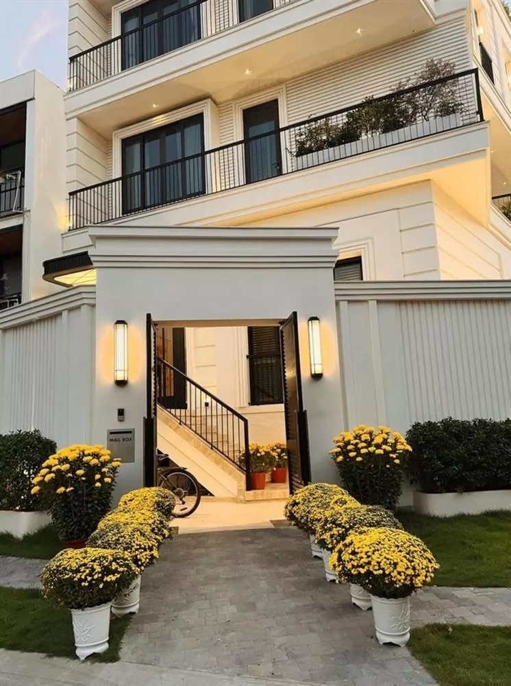 Nam ca sĩ Vbiz sống c&ocirc; đơn trong căn biệt thự 30 tỷ, 36 tuổi c&oacute; đủ tiền t&agrave;i danh tiếng chỉ thiếu mỗi điều n&agrave;y- Ảnh 4.