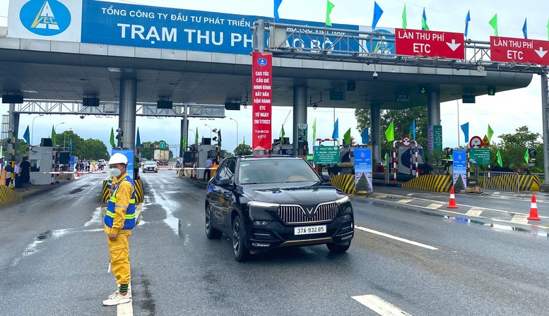 Thêm 5 tuyến cao tốc miễn phí đường bộ cho xe cứu trợ đồng bào vùng lũ- Ảnh 1.