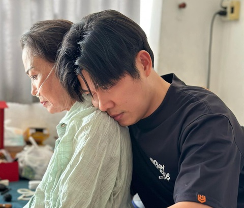 “Nhật ký của Mẹ”: Ca khúc ai cũng thuộc, nhưng ít người biết câu chuyện xúc động mà nhạc sĩ Nguyễn Văn Chung gửi gắm trong đoạn kết - Ảnh 3. “Nhật ký của Mẹ”: Ca khúc ai cũng thuộc, nhưng ít người biết câu chuyện xúc động mà nhạc sĩ Nguyễn Văn Chung gửi gắm trong đoạn kết - Ảnh 3.