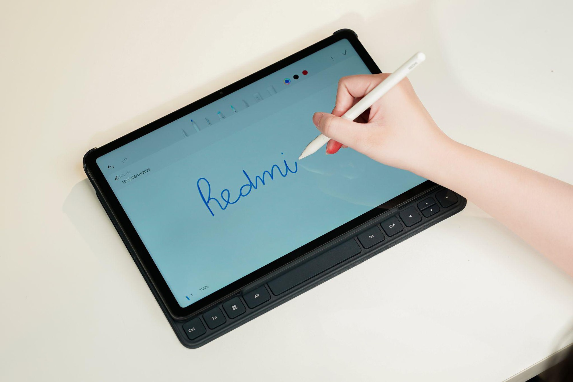 REDMI Pad 2 Pro 5G: Một ngày năng suất không giới hạn – thiết bị định hình lối sống linh hoạt của thế hệ mới- Ảnh 2.