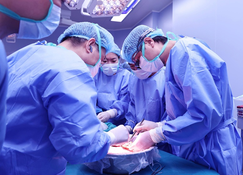 Chia gan từ người hiến chết não để ghép cho 2 ca bệnh hiểm nghèo- Ảnh 2.