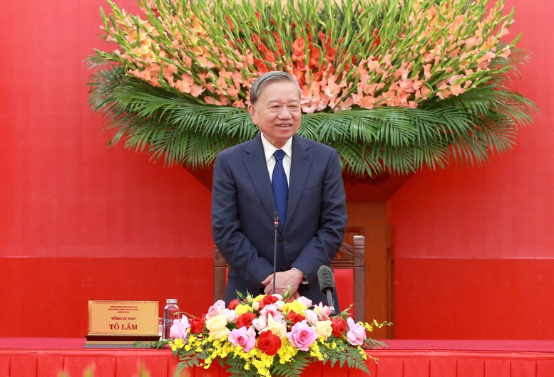 Tổng Bí thư Tô Lâm gặp mặt các tập thể, cá nhân tham gia bảo vệ an ninh, trật tự ở cơ sở tiêu biểu, xuất sắc- Ảnh 1.