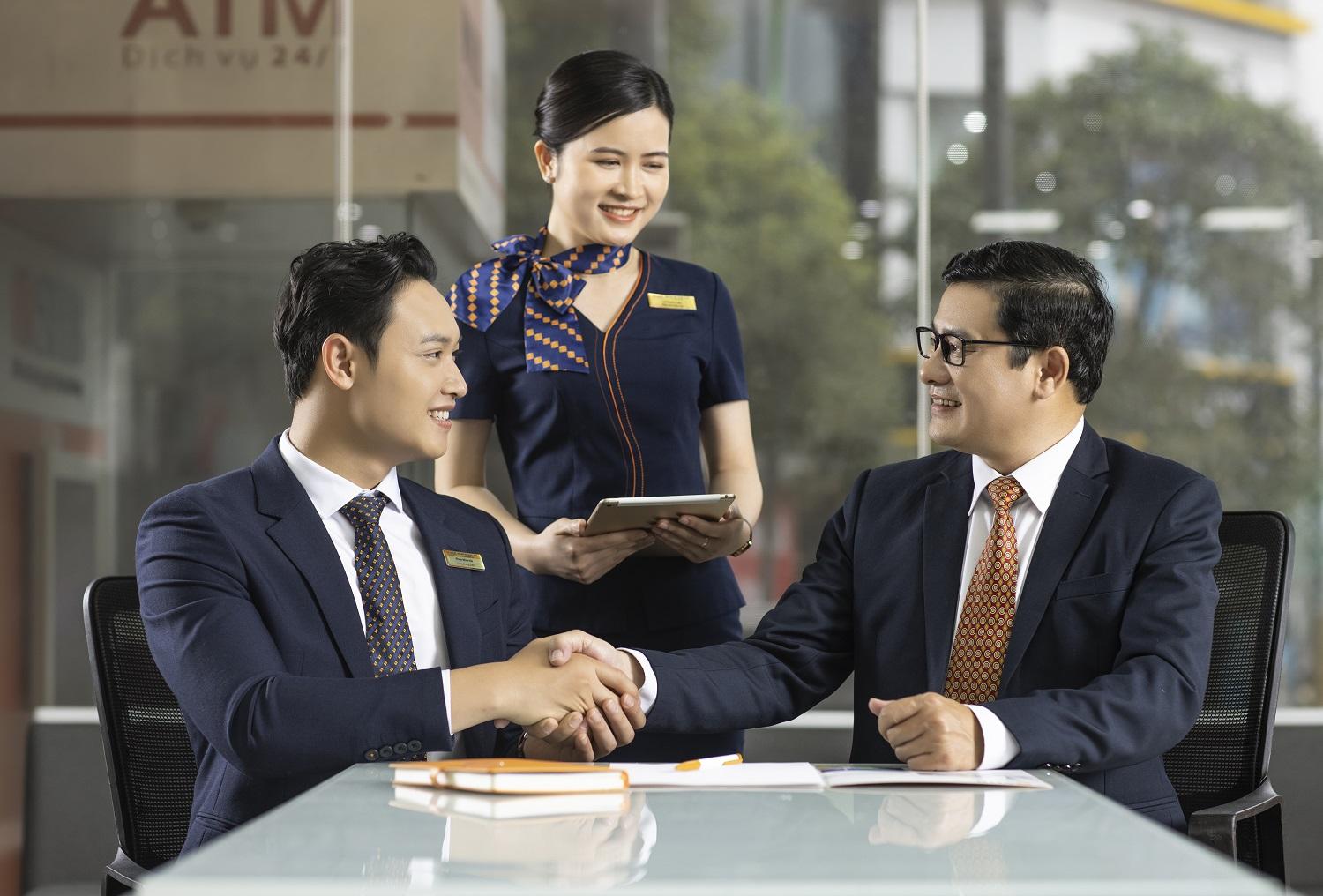 Mừng tuổi 32, SHB gieo hạnh ph&uacute;c với ng&agrave;n ưu đ&atilde;i hấp dẫn cho kh&aacute;ch h&agrave;ng- Ảnh 3.