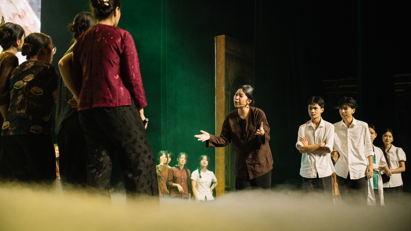 Làn gió trẻ trung trên sân khấu kịch nghệ truyền thống- Ảnh 3.