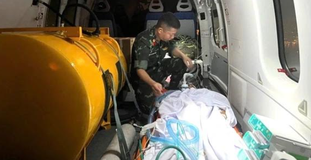 Hành trình khẩn trương giành giật sự sống nơi trùng khơi- Ảnh 1. Hành trình khẩn trương giành giật sự sống nơi trùng khơi- Ảnh 1.