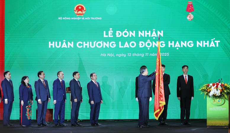 Tổng Bí thư Tô Lâm: Ngành Nông nghiệp và Môi trường trở thành trụ cột của nền kinh tế, nền tảng của sinh kế- Ảnh 6.