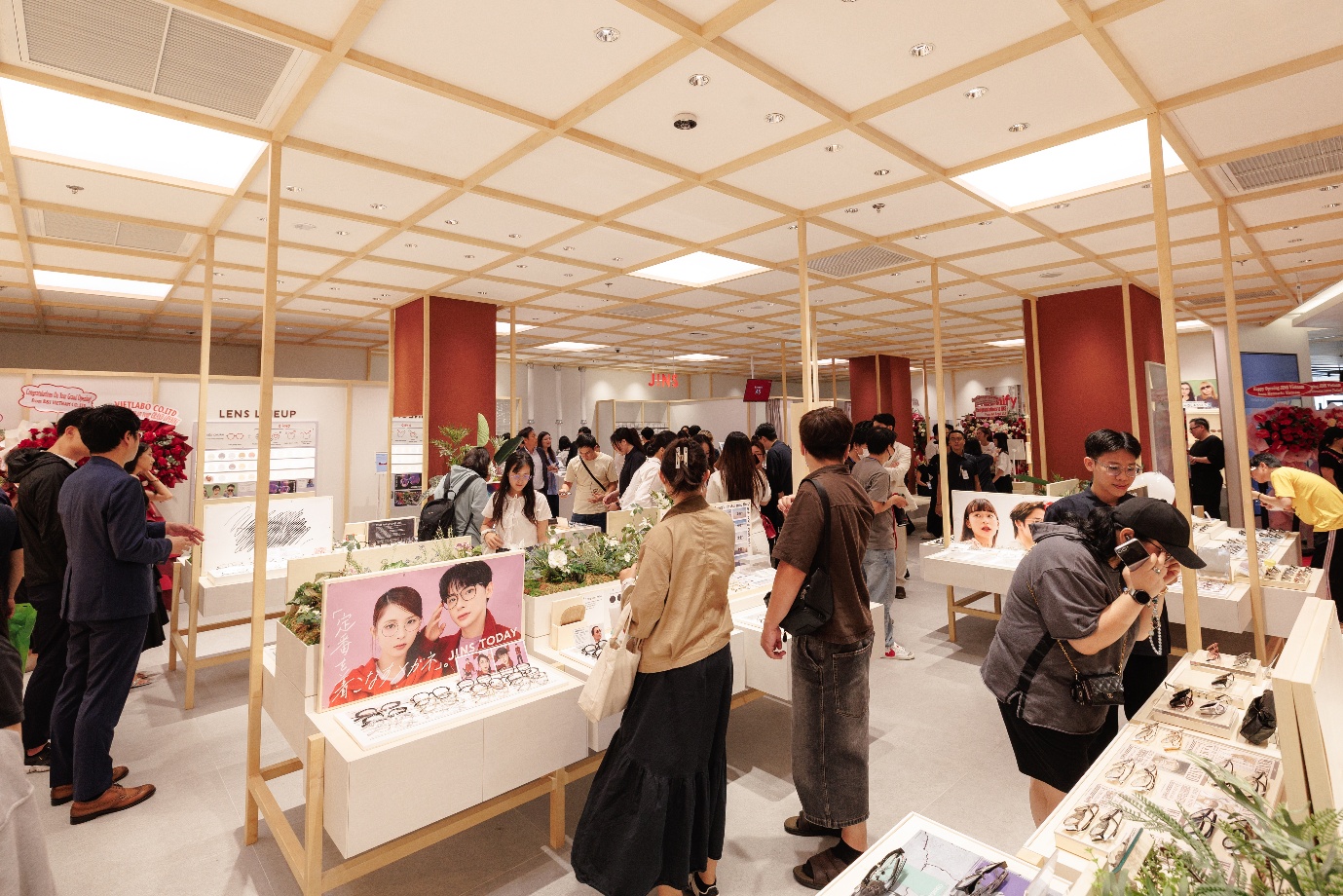 Tại sao kính mắt JINS đang trở thành món “must-have” của những người có gu?- Ảnh 3.