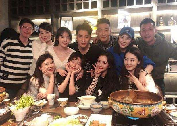 Đi họp lớp đến lúc thanh toán ai cũng trốn về, người bạn nghèo phải trả 150 triệu: Ngày hôm sau bật khóc vì 1 cảnh tượng!- Ảnh 1. Đi họp lớp đến lúc thanh toán ai cũng trốn về, người bạn nghèo phải trả 150 triệu: Ngày hôm sau bật khóc vì 1 cảnh tượng!- Ảnh 1.