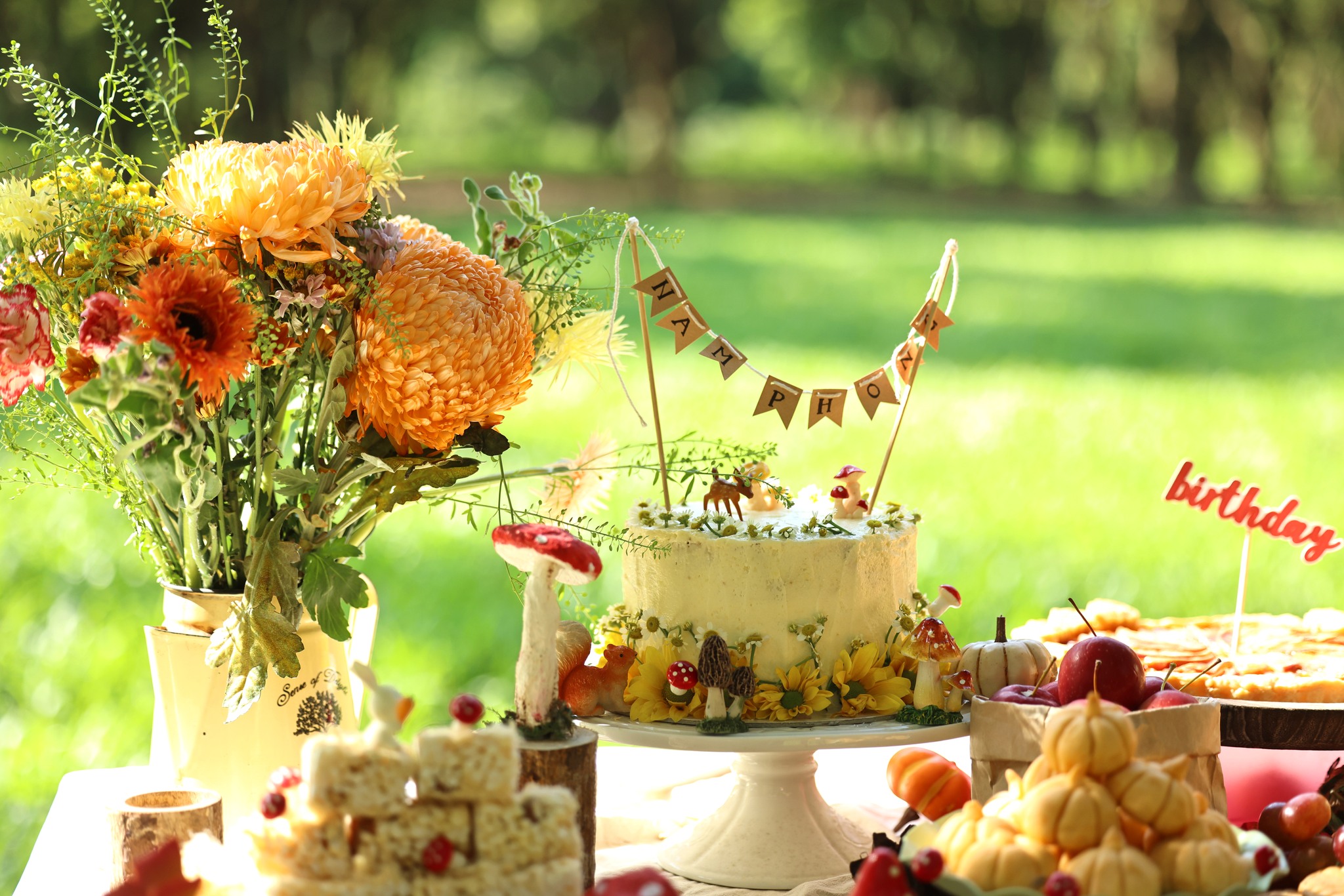 Mẹ biến giấc mơ cổ tích của con trai thành hiện thực với tiệc sinh nhật giữa trời thu Hà Nội đẹp đến mê mẩn- Ảnh 4. Mẹ biến giấc mơ cổ tích của con trai thành hiện thực với tiệc sinh nhật giữa trời thu Hà Nội đẹp đến mê mẩn- Ảnh 4.