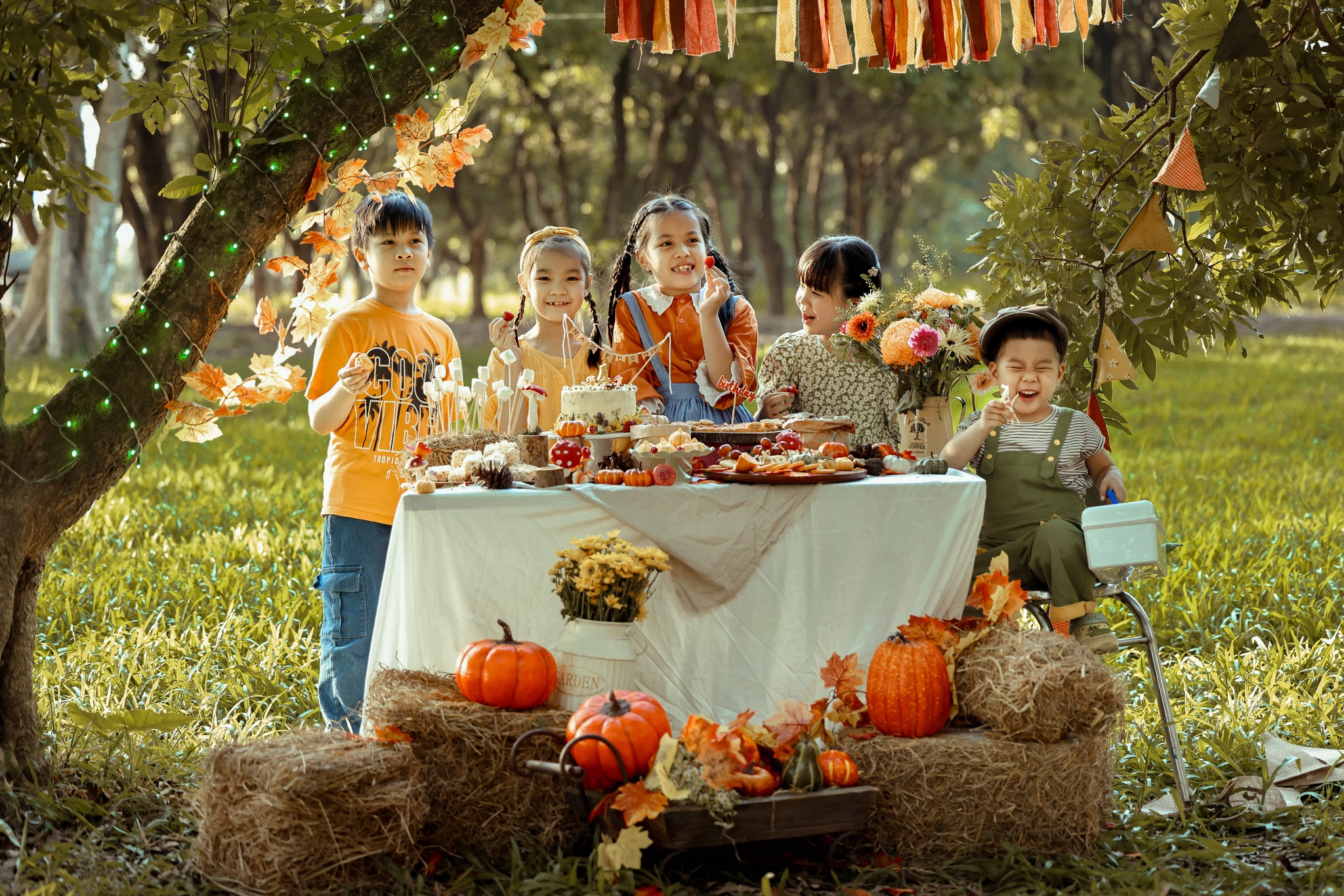 Mẹ biến giấc mơ cổ tích của con trai thành hiện thực với tiệc sinh nhật giữa trời thu Hà Nội đẹp đến mê mẩn- Ảnh 3. Mẹ biến giấc mơ cổ tích của con trai thành hiện thực với tiệc sinh nhật giữa trời thu Hà Nội đẹp đến mê mẩn- Ảnh 3.