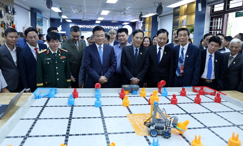 Khẳng định vị thế 'điểm sáng' của giáo dục xứ Thanh- Ảnh 4.