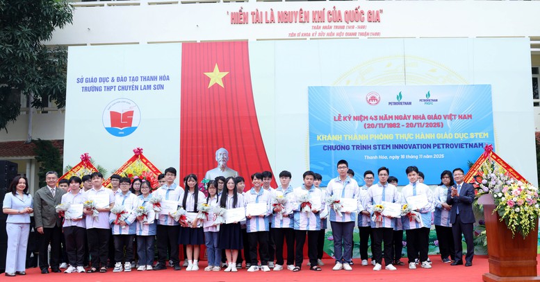 Khẳng định vị thế 'điểm sáng' của giáo dục xứ Thanh- Ảnh 7.