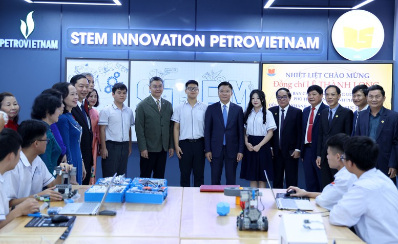 Khẳng định vị thế 'điểm sáng' của giáo dục xứ Thanh- Ảnh 10.