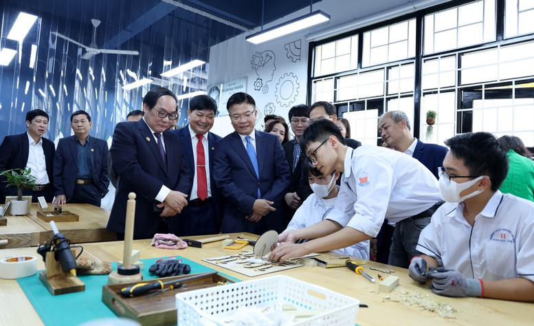 Khẳng định vị thế 'điểm sáng' của giáo dục xứ Thanh- Ảnh 9.