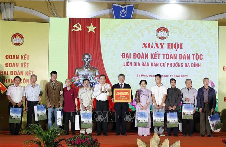 Tổng Bí thư Tô Lâm dự Ngày hội Đại đoàn kết dân tộc tại phường Ba Đình, Hà Nội- Ảnh 5.