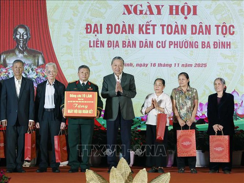 Tổng Bí thư Tô Lâm dự Ngày hội Đại đoàn kết dân tộc tại phường Ba Đình, Hà Nội- Ảnh 4.
