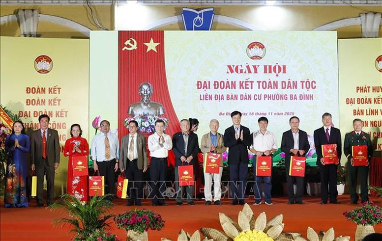 Tổng Bí thư Tô Lâm dự Ngày hội Đại đoàn kết dân tộc tại phường Ba Đình, Hà Nội- Ảnh 7.
