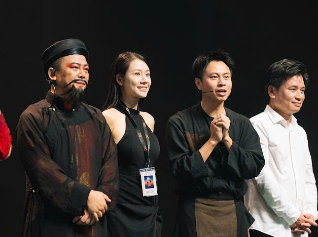 Với thành công của Giấc mơ Chí Phèo, Dương Cầm thật sự chạm vào “Giấc mơ nhạc kịch Việt”- Ảnh 7. Với thành công của Giấc mơ Chí Phèo, Dương Cầm thật sự chạm vào “Giấc mơ nhạc kịch Việt”- Ảnh 7.