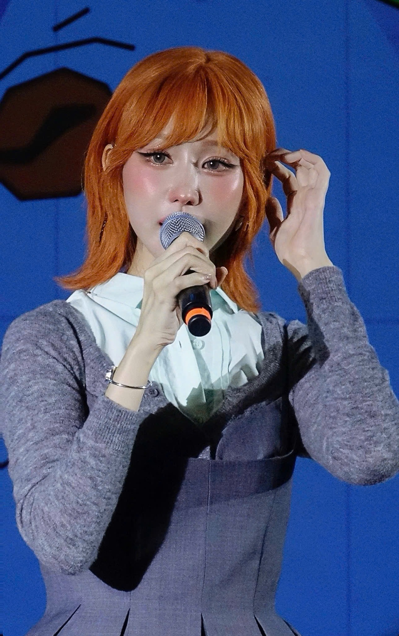 Tóc Tiên gọi Min là chị CĐM ngã ngửa vì bị nhan sắc không tuổi đánh lừa: Visual "vừa Việt vừa Nhật vừa Hàn" thế này xem lại ảnh quá khứ nhiều người hẳn bất ngờ lắm- Ảnh 7. Tóc Tiên gọi Min là chị CĐM ngã ngửa vì bị nhan sắc không tuổi đánh lừa: Visual "vừa Việt vừa Nhật vừa Hàn" thế này xem lại ảnh quá khứ nhiều người hẳn bất ngờ lắm- Ảnh 7.