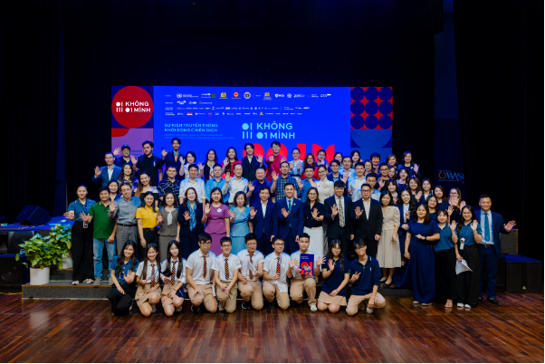 PVcomBank đồng hành cùng chiến dịch "Không Một Mình" hướng tới một không gian trực tuyến an toàn- Ảnh 1. PVcomBank đồng hành cùng chiến dịch "Không Một Mình" hướng tới một không gian trực tuyến an toàn- Ảnh 1.