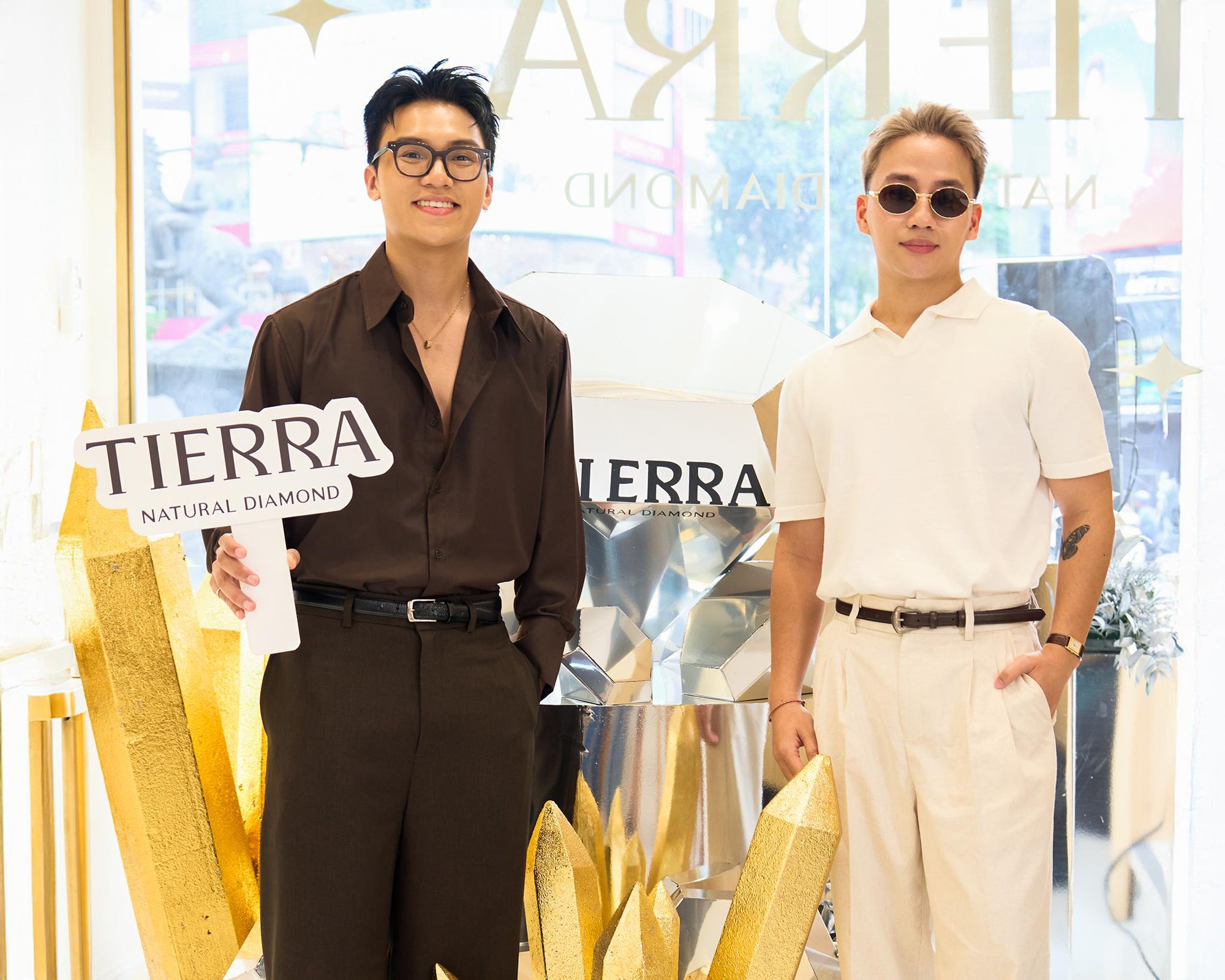 Cửa hàng kim cương mới xuất hiện “chiếm spotlight” ngã sáu Phù Đổng, hóa ra là lựa chọn cho ngày trọng đại của nhiều sao Việt- Ảnh 5.