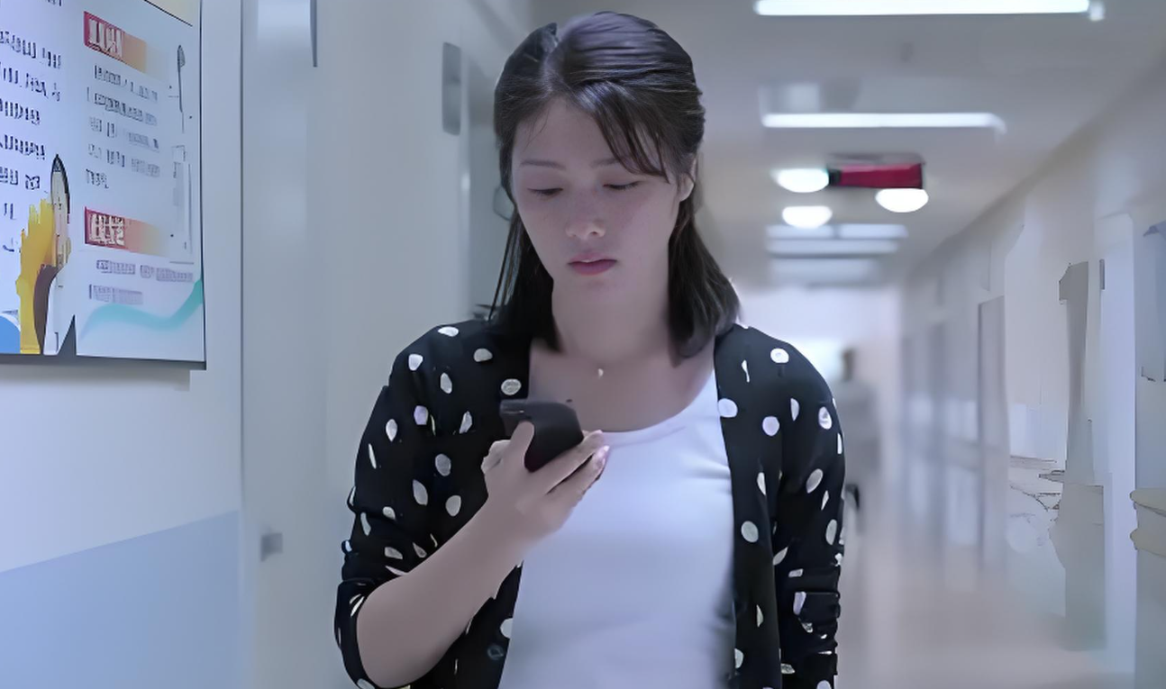 Làm dâu gần 7 năm, tưởng đã hiểu rõ mẹ chồng, vậy mà tôi vẫn không thể tin được khi mở toang két sắt của bà- Ảnh 1.