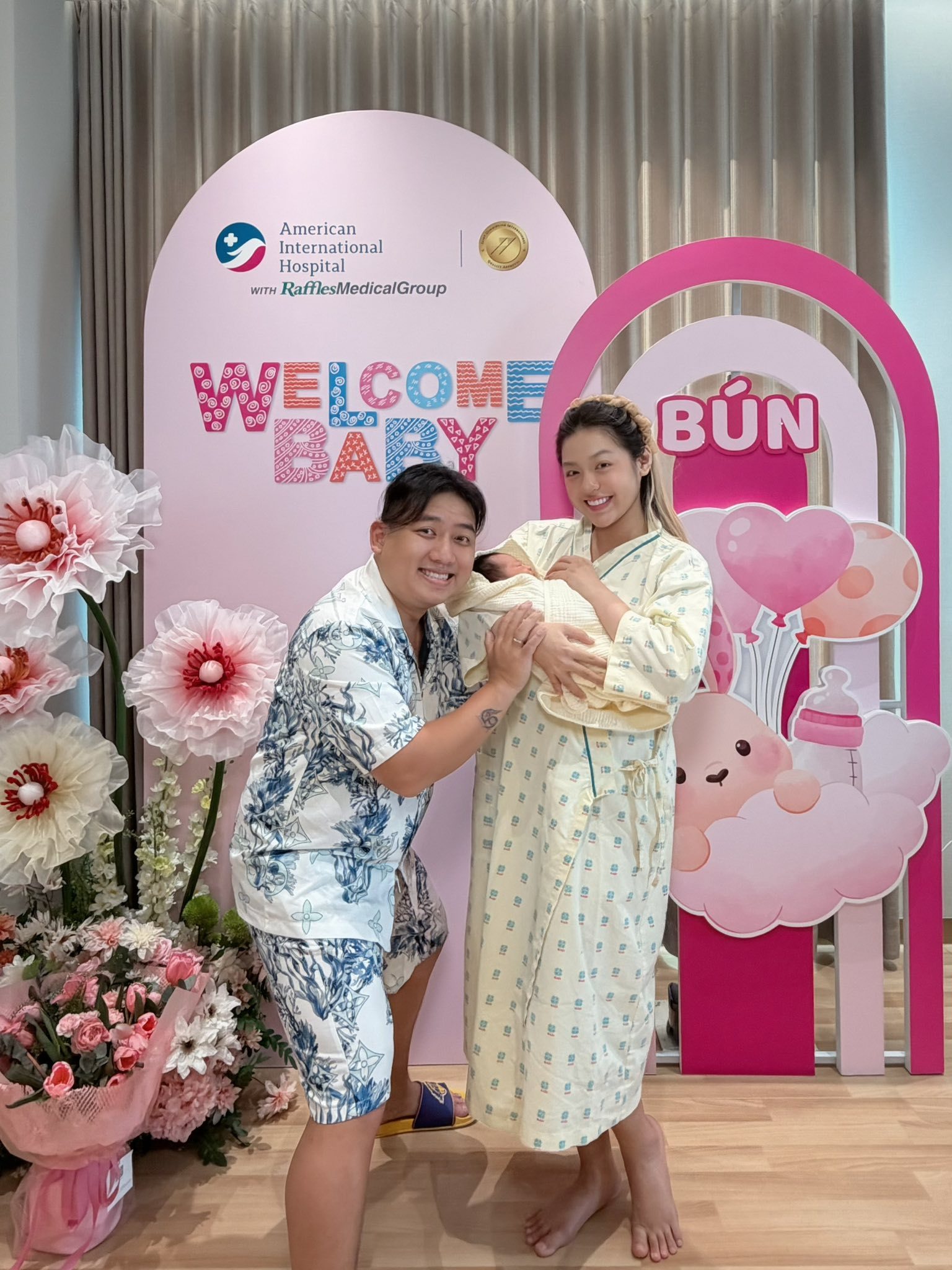 Sinh con gái đầu lòng, hotgirl Sinh con gái đầu lòng, hotgirl