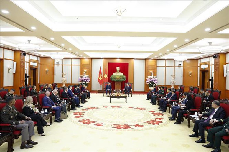 Tổng Bí thư Tô Lâm tiếp Bộ trưởng Bộ Chiến tranh Hoa Kỳ Pete Hegseth- Ảnh 3.