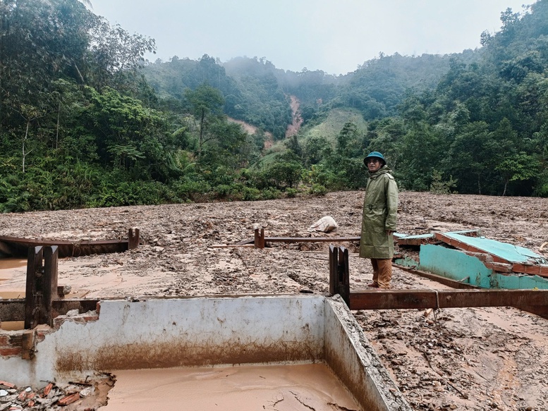 Đà Nẵng: Sơ tán nhiều hộ dân ở miền núi trước nguy cơ sạt lở- Ảnh 5.