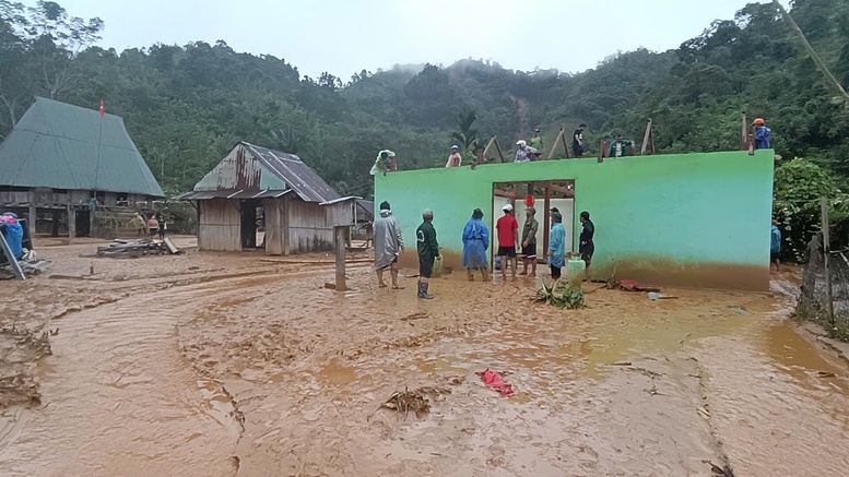 Đà Nẵng: Sơ tán nhiều hộ dân ở miền núi trước nguy cơ sạt lở- Ảnh 6.