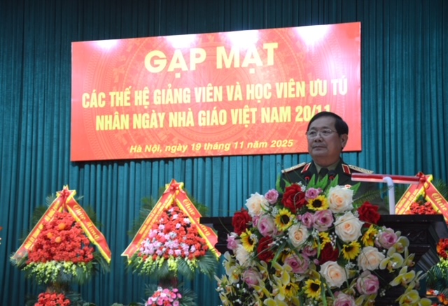 Học viện Phòng không - Không quân gặp mặt các thế hệ giảng viên và học viên ưu tú nhân Ngày Nhà giáo Việt Nam 20-11- Ảnh 1.