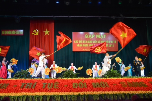 Học viện Phòng không - Không quân gặp mặt các thế hệ giảng viên và học viên ưu tú nhân Ngày Nhà giáo Việt Nam 20-11- Ảnh 9.