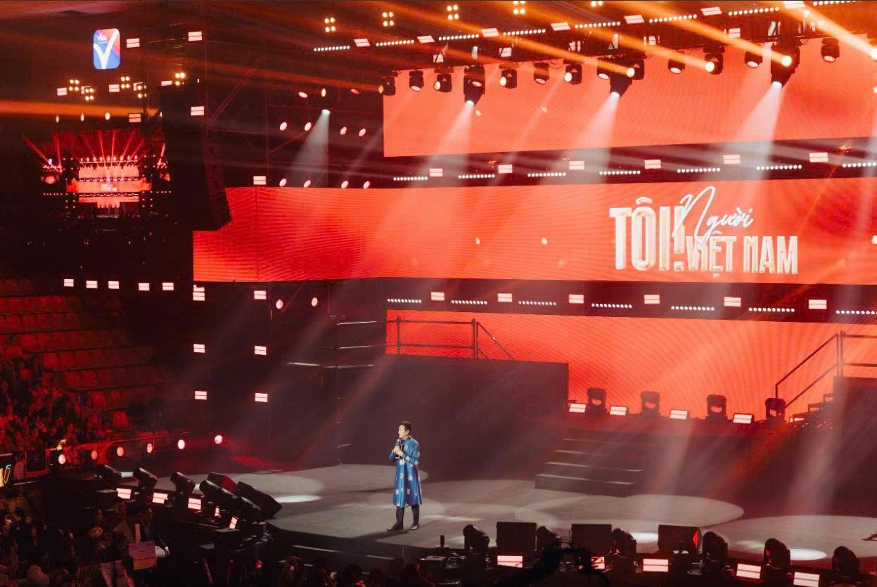 Vikki lan tỏa yêu thương : Đêm nhạc “Tôi! Người Việt Nam” & 5,3 tỷ đồng chuyển tới đồng bào bão lũ- Ảnh 2.