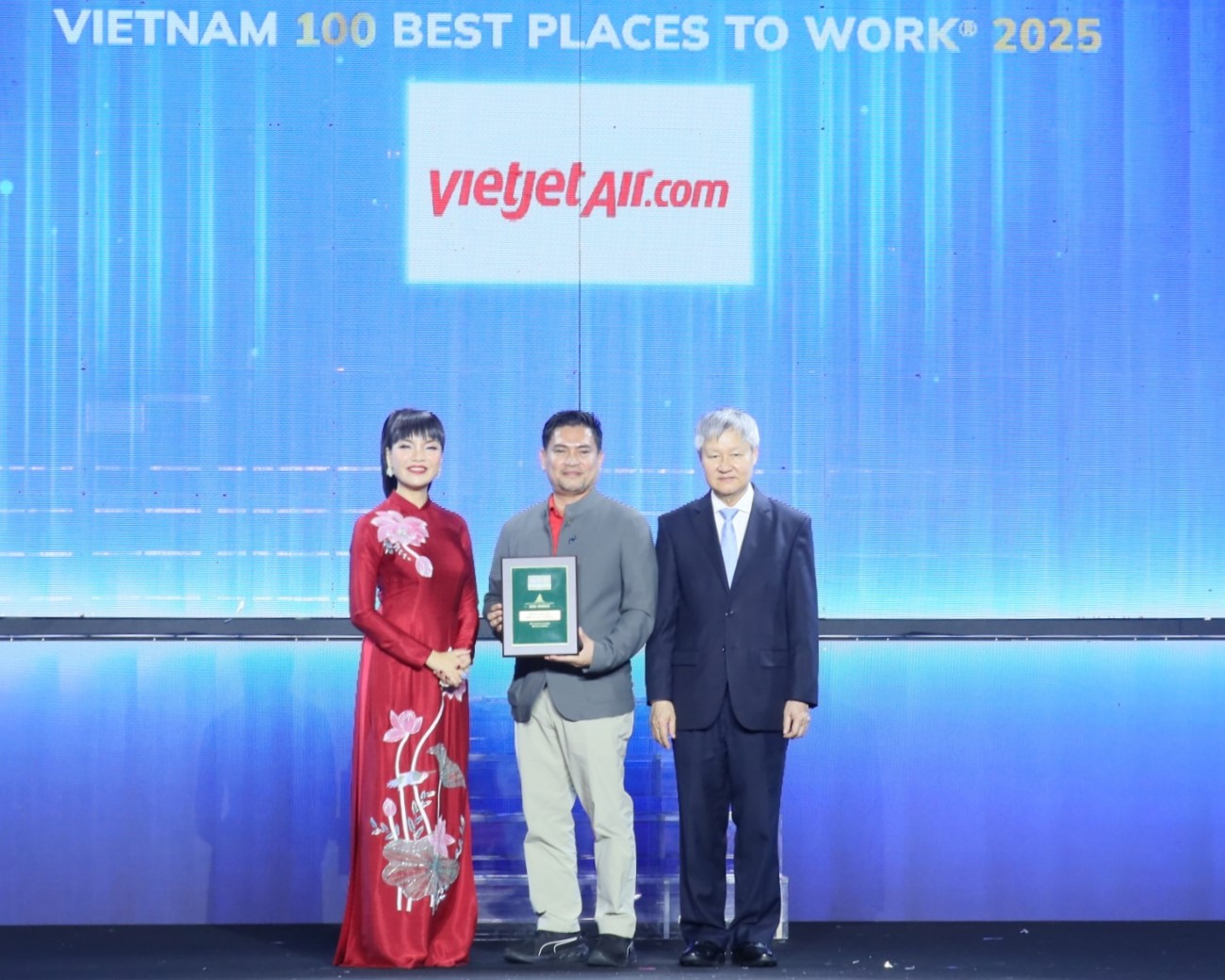 Vietjet nằm trong top “Nơi làm việc tốt nhất Việt Nam 2025”- Ảnh 1.