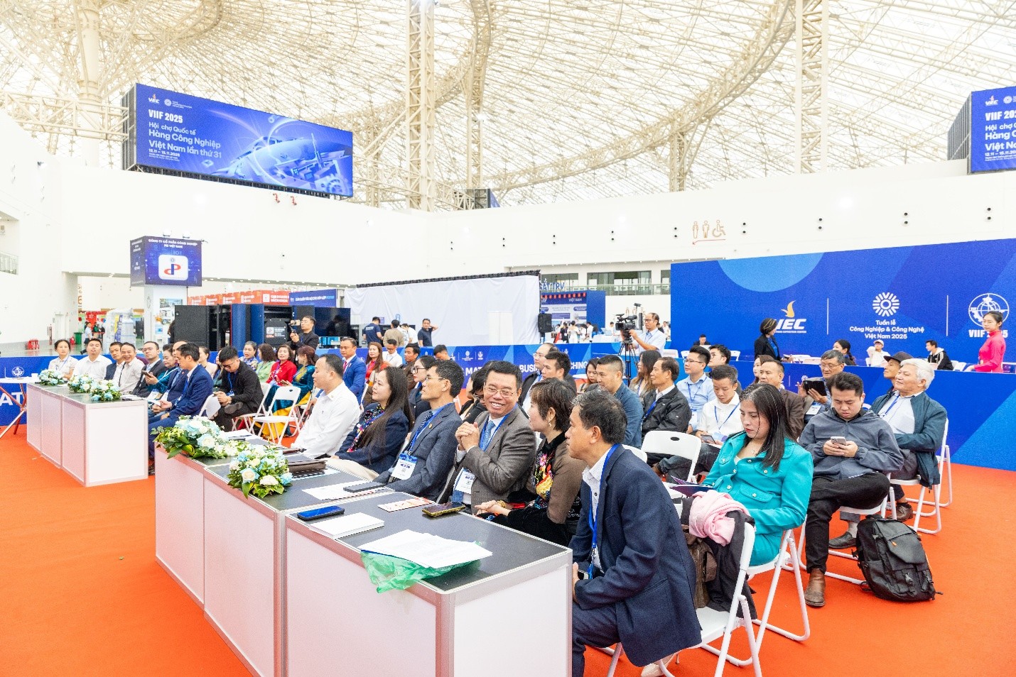 Những con số biết nói từ Tuần lễ Công nghiệp & Công nghệ Việt Nam 2025- Ảnh 1.