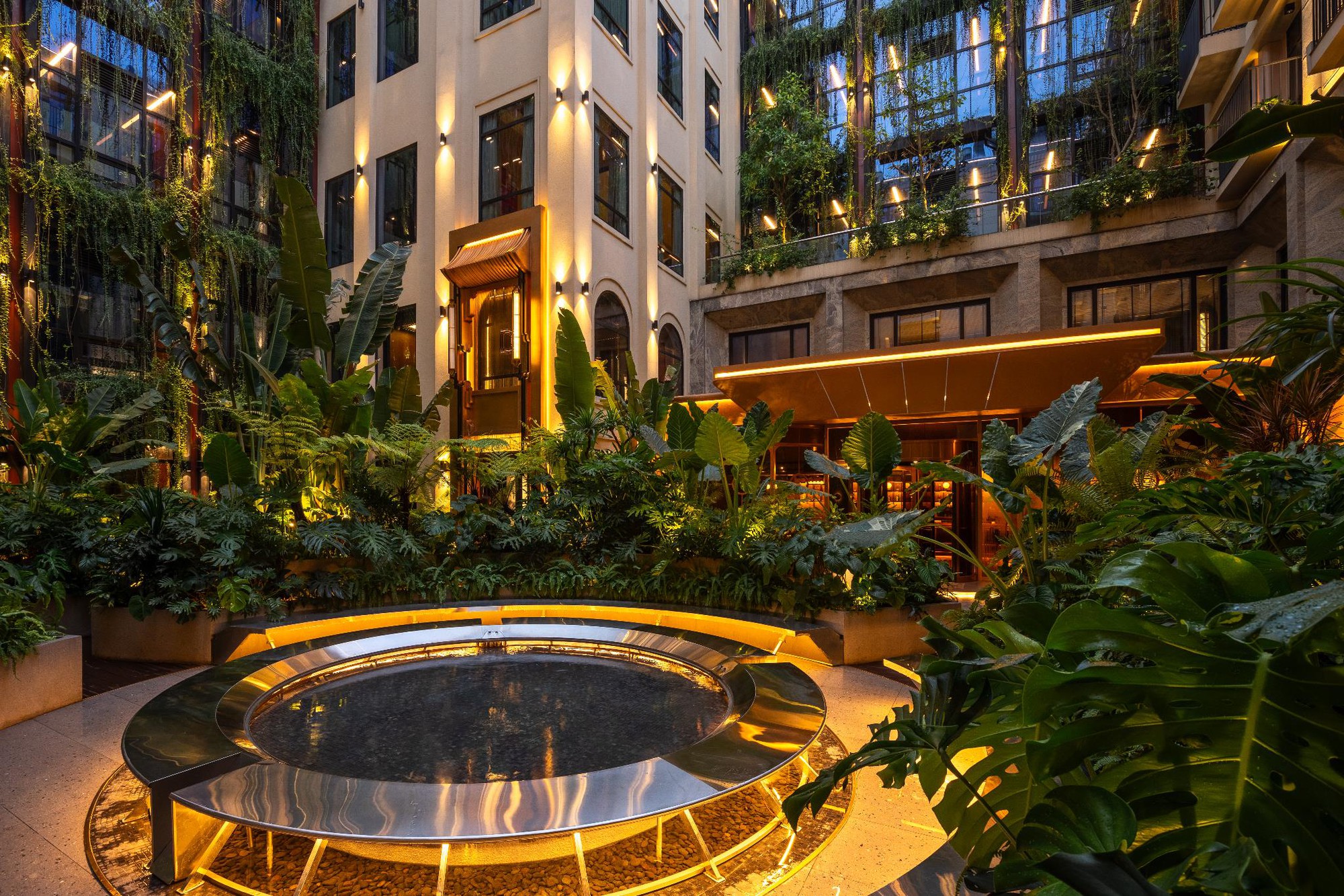 Xu hướng staycation lên ngôi: Vì sao REY Hotel trở thành lựa chọn của du khách trẻ tại Hà Nội?- Ảnh 1.